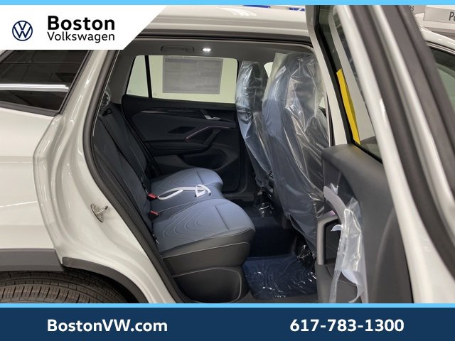 New 2026 Volkswagen Tiguan SE image 12