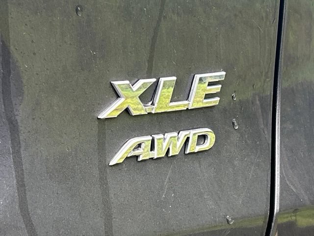 Used 2025 Toyota RAV4 XLE AWD/4WD image 12
