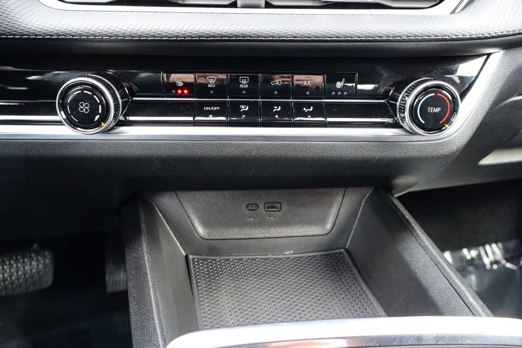 Used 2025 Chevrolet Equinox LT image 29