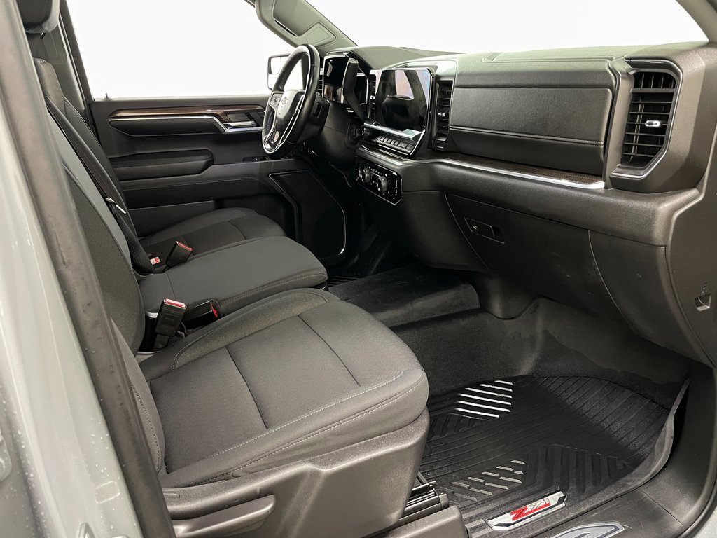 Used 2024 Chevrolet Silverado 1500 LT image 38