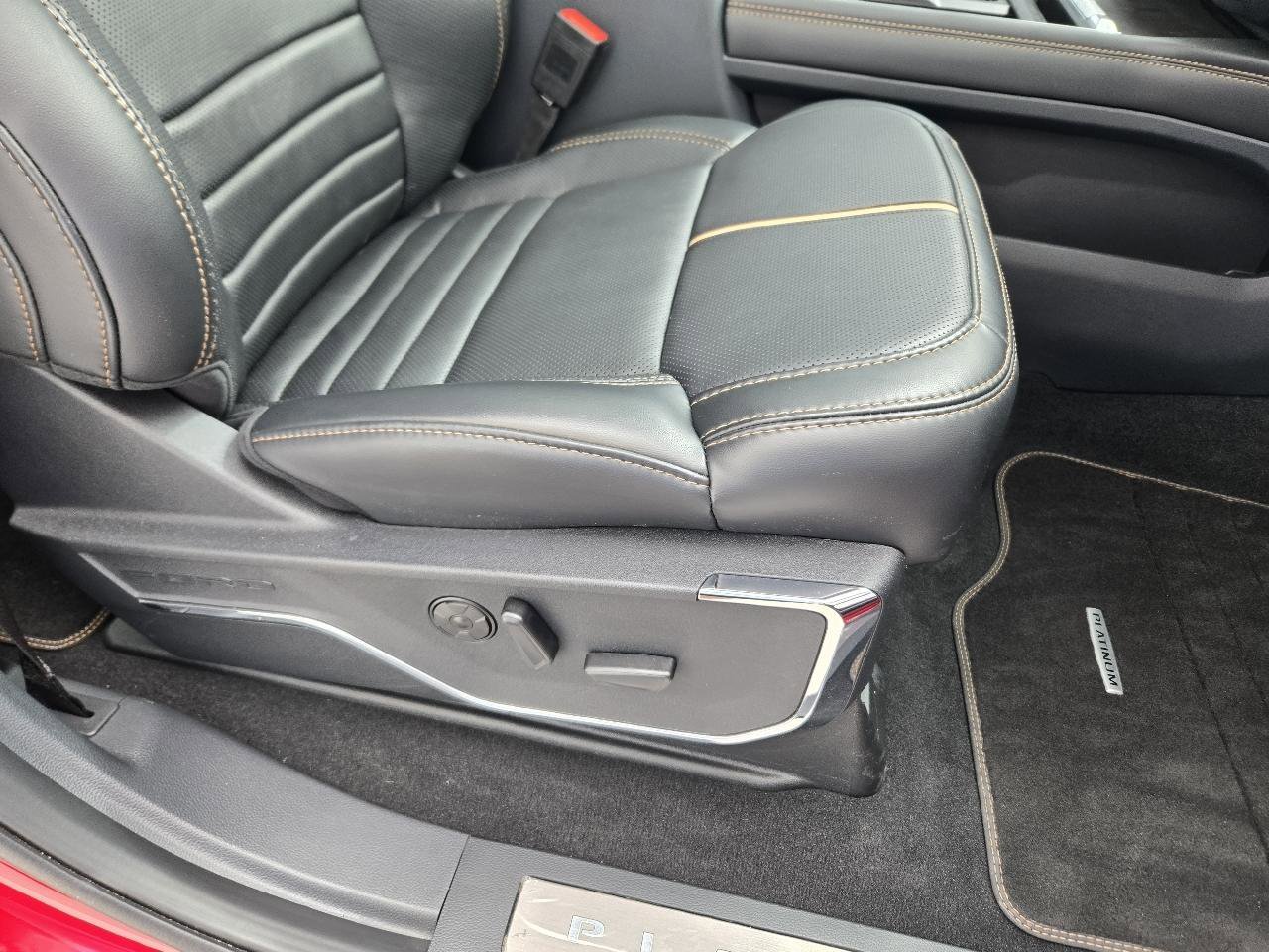 Used 2024 Ford F450 Platinum AWD/4WD image 39