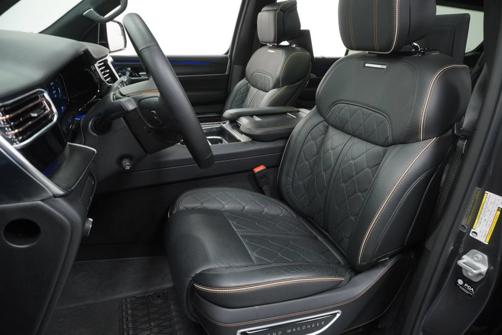 Certified 2025 Jeep Grand Wagoneer Series III w/ Rear Seat Video Group 1 AWD/4WD image 16