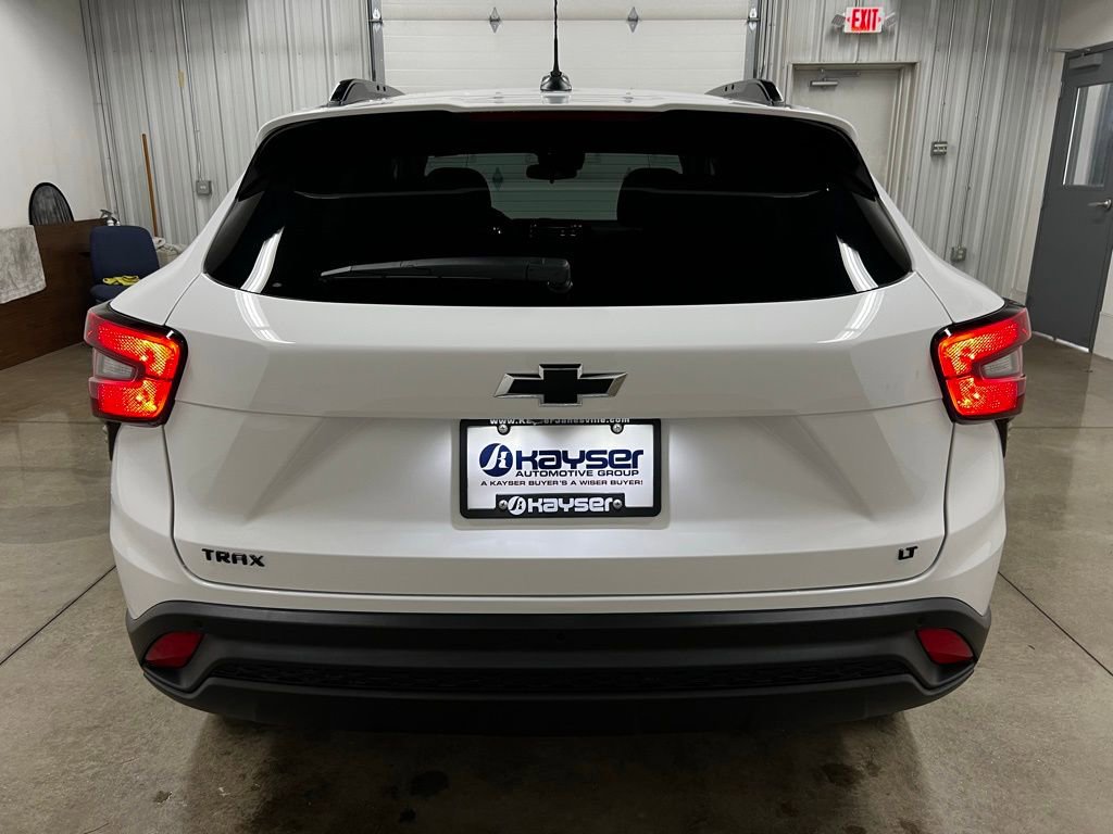 New 2026 Chevrolet Trax LT w/ Driver Confidence Package FWD image 4