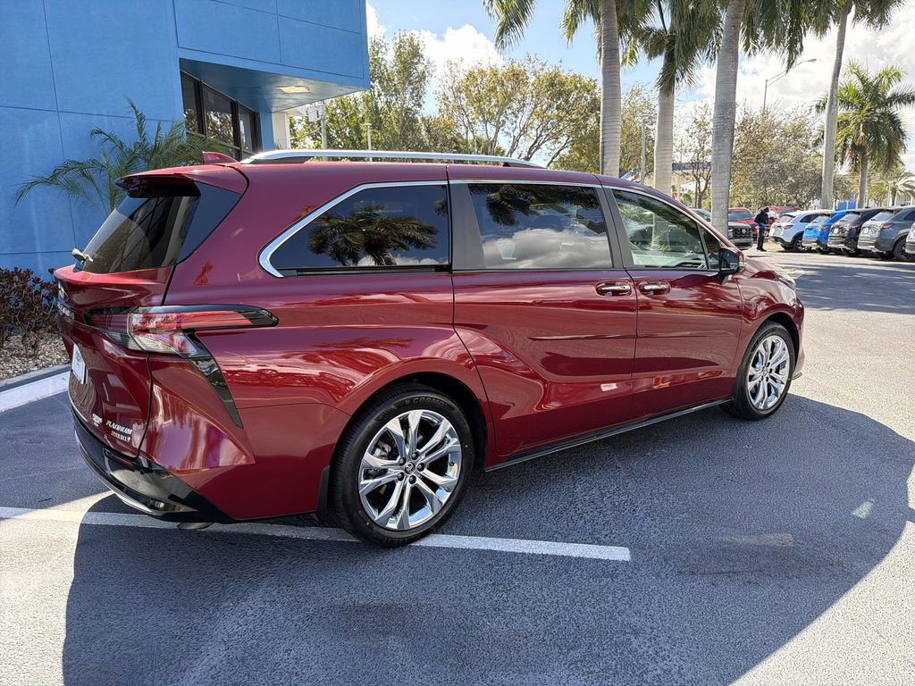 Used 2024 Toyota Sienna Platinum image 8