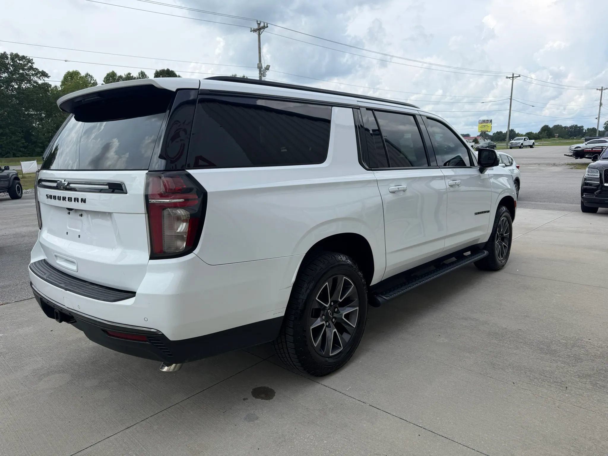 Used 2021 Chevrolet Suburban Z71 w/ Luxury Package AWD/4WD image 18