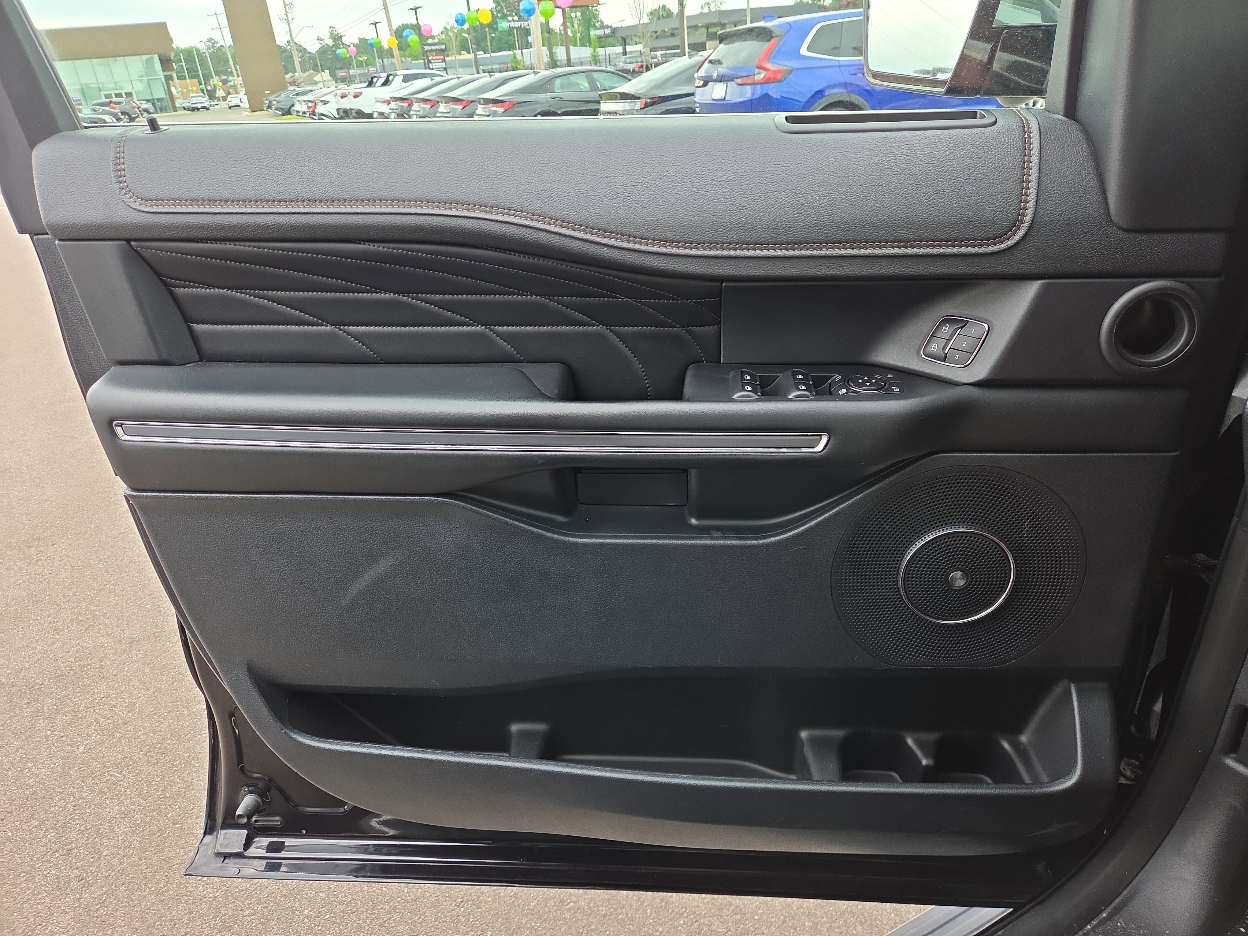 Used 2019 Ford Expedition Platinum RWD image 12