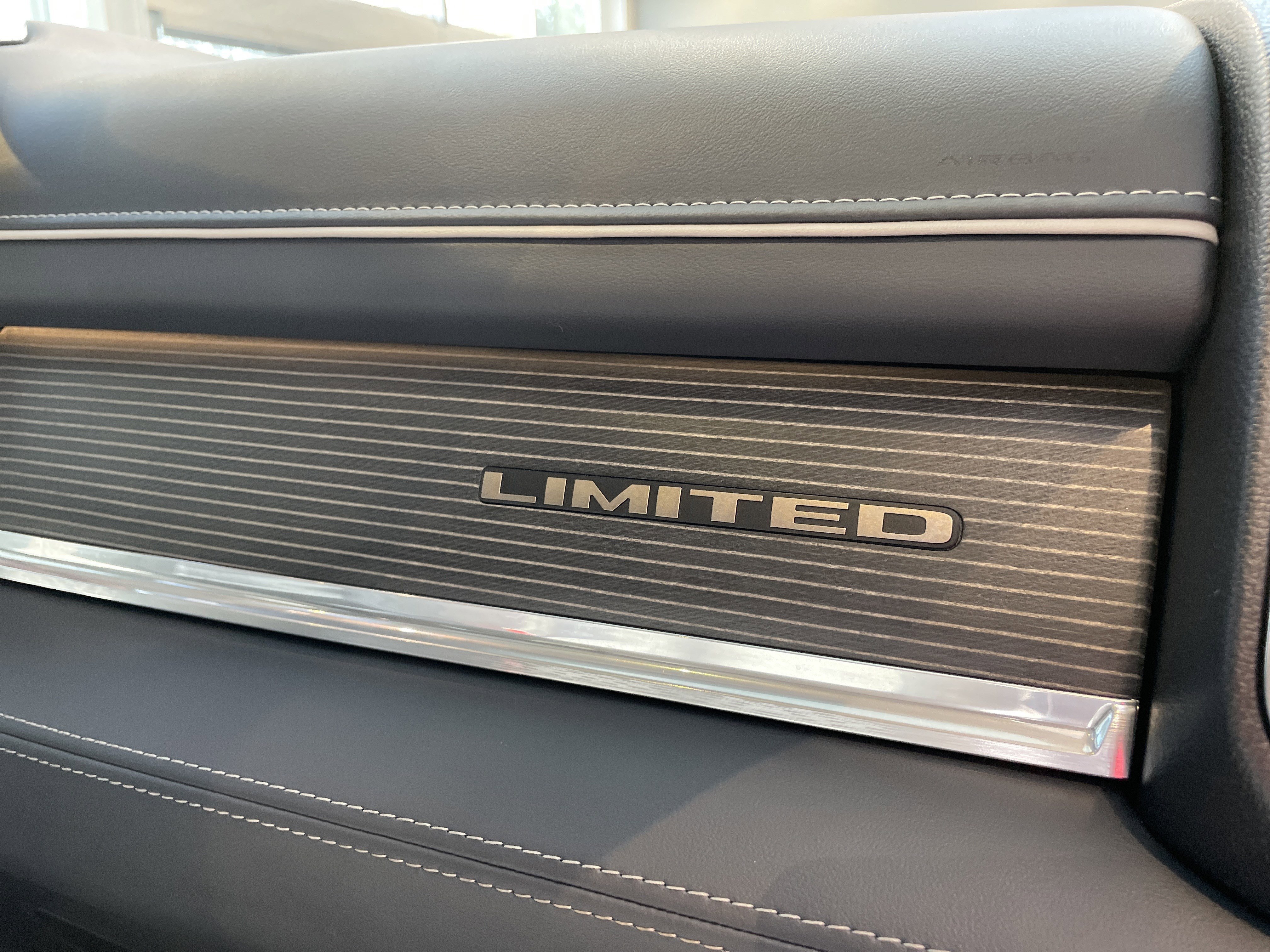 Used 2024 RAM 1500 Limited AWD/4WD image 43