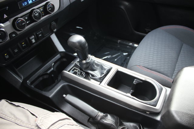 Used 2021 Toyota Tacoma SR5 AWD/4WD image 10