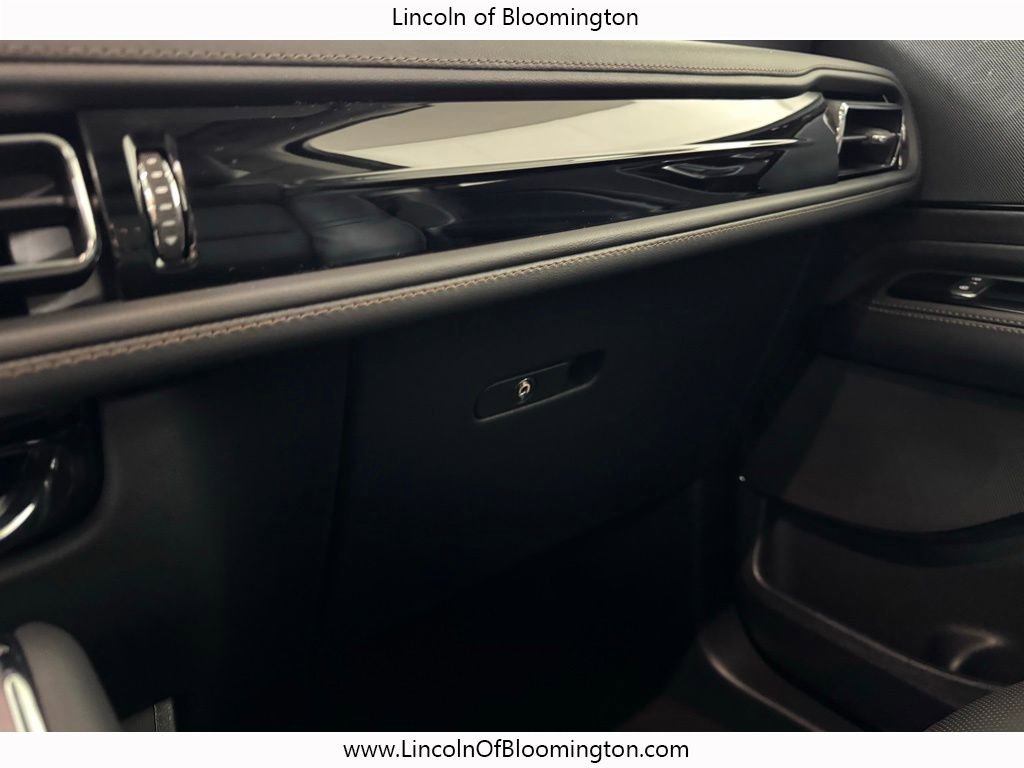 New 2026 Lincoln Aviator AWD image 41