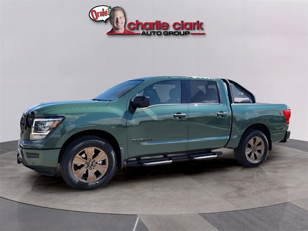 Used 2024 Nissan Titan SV w/ SV Bronze Edition Package image 2