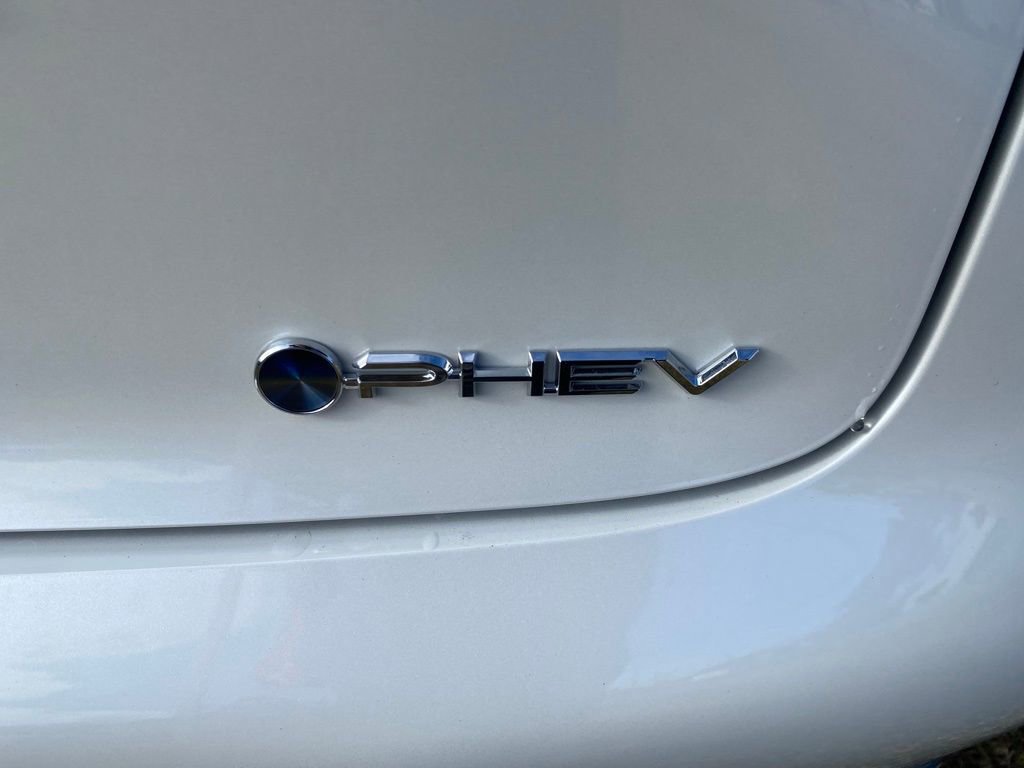 New 2026 Toyota Prius Plug-In Hybrid FWD image 15