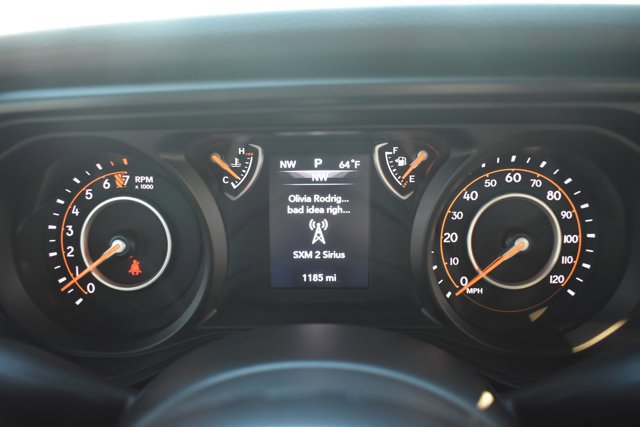 Used 2025 Jeep Gladiator Sport image 20