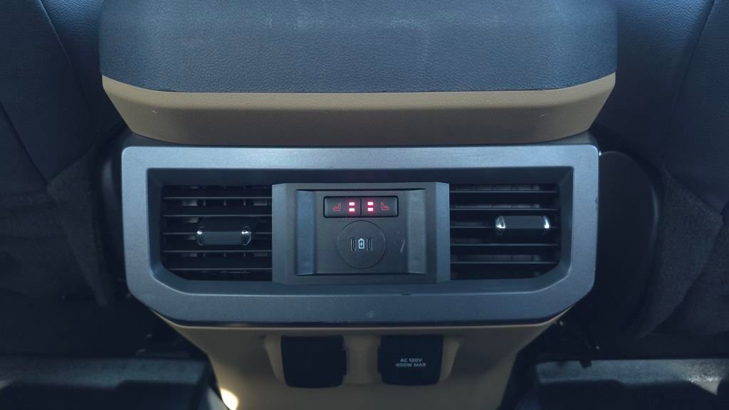 Used 2024 Ford F350 Lariat w/ Chrome Package image 26