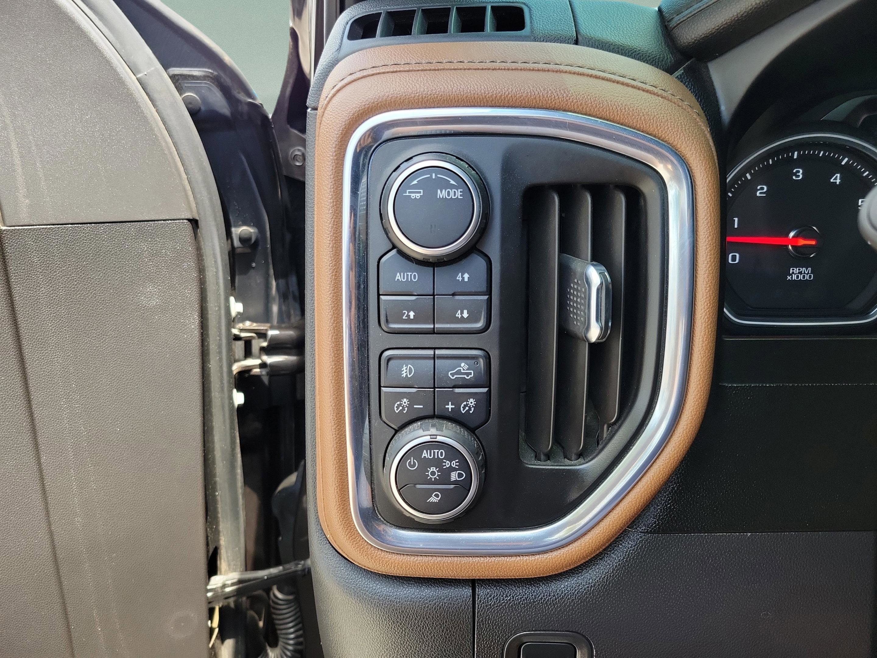 Used 2021 Chevrolet Silverado 1500 High Country AWD/4WD image 19