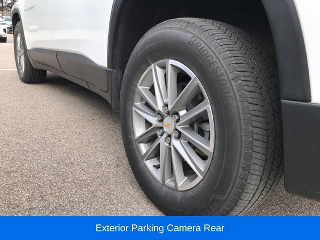 Used 2023 Chevrolet Traverse LT FWD image 11