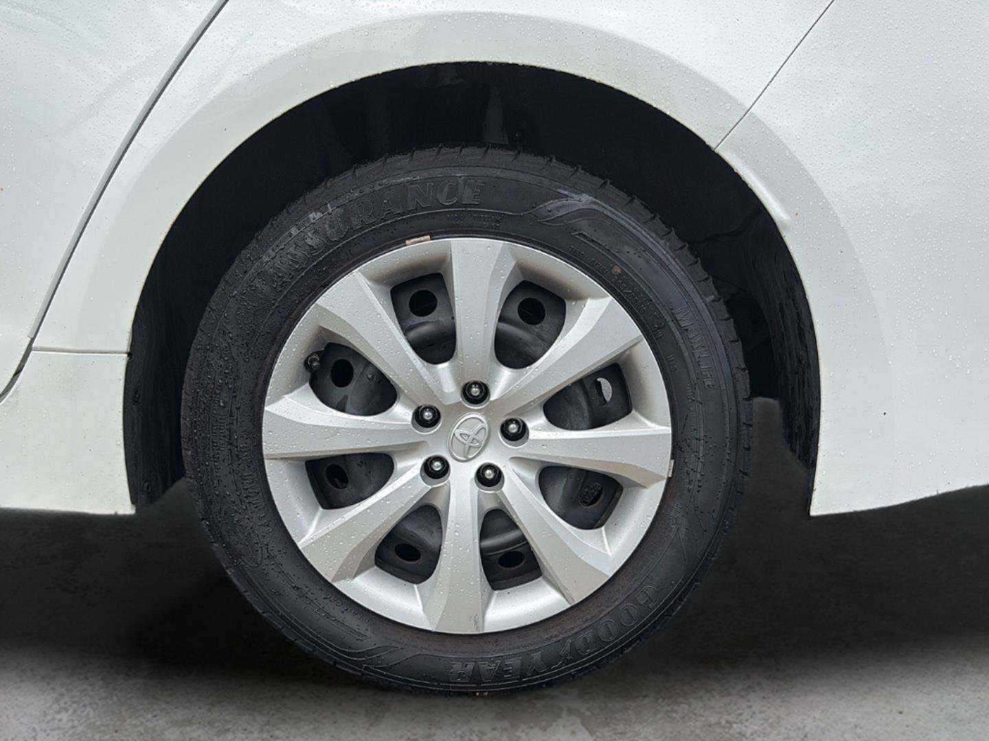 Used 2023 Toyota Corolla LE AWD/4WD image 22