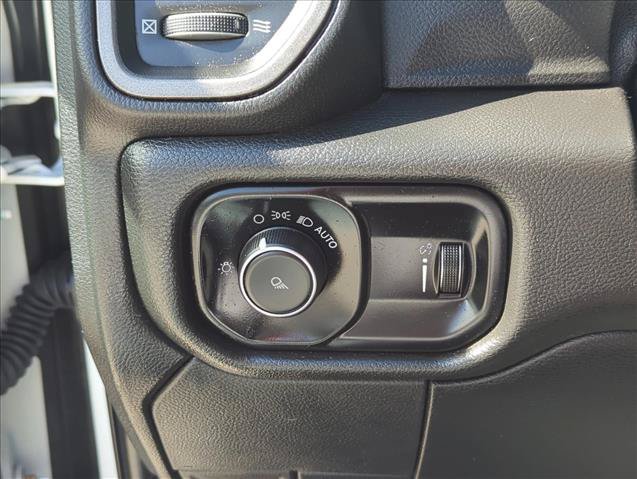 Used 2021 RAM 3500 Tradesman w/ Chrome Appearance Group AWD/4WD image 16