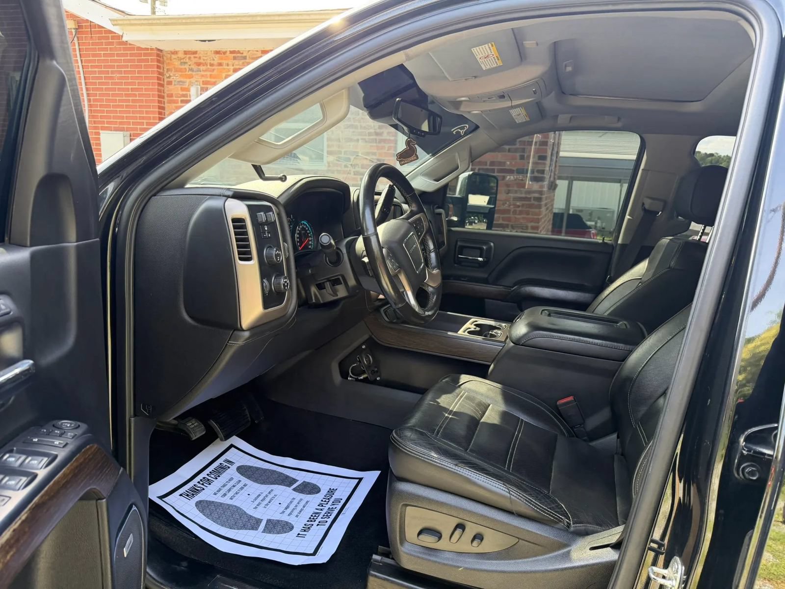 Used 2019 GMC Sierra 2500 Denali w/ Duramax Plus Package AWD/4WD image 14