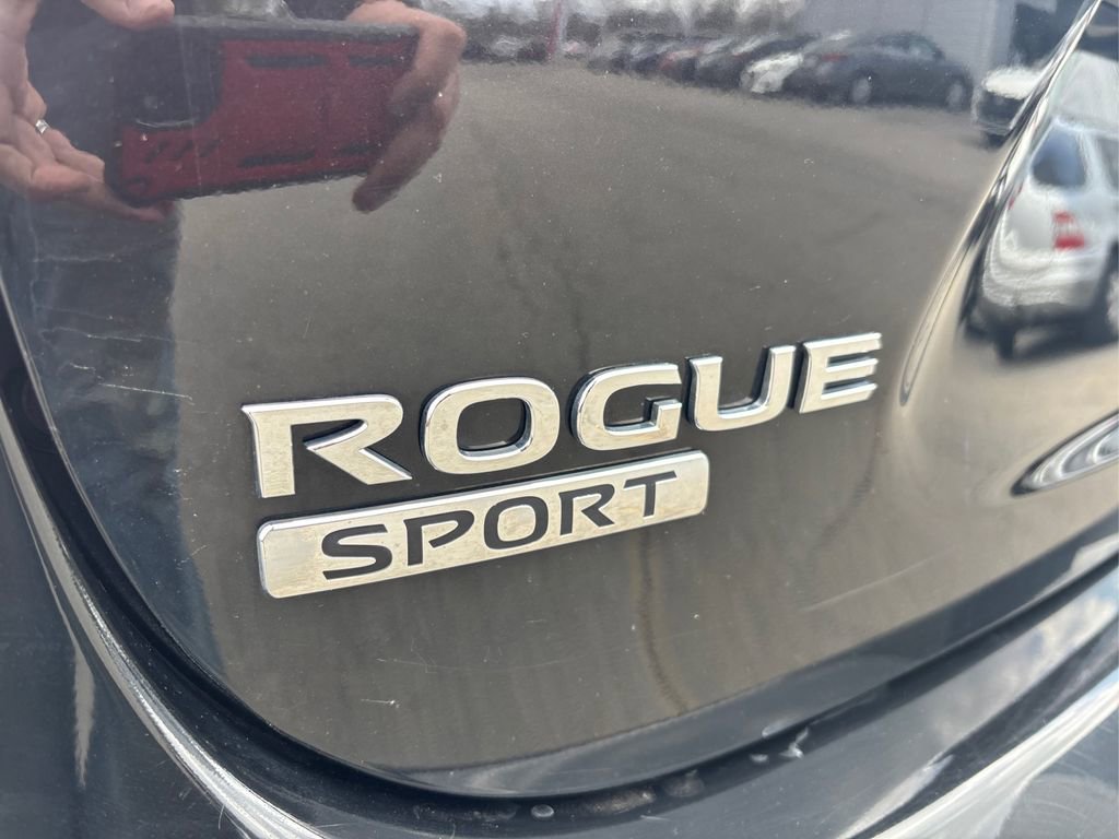 Used 2019 Nissan Rogue Sport SV w/ Technology Package AWD/4WD image 14