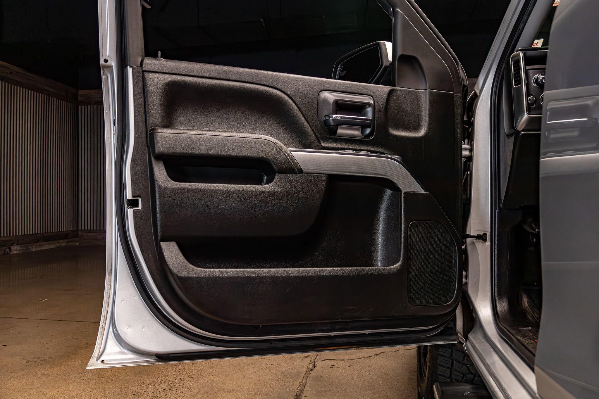 Used 2018 Chevrolet Silverado 1500 LT w/ All Star Edition AWD/4WD image 26