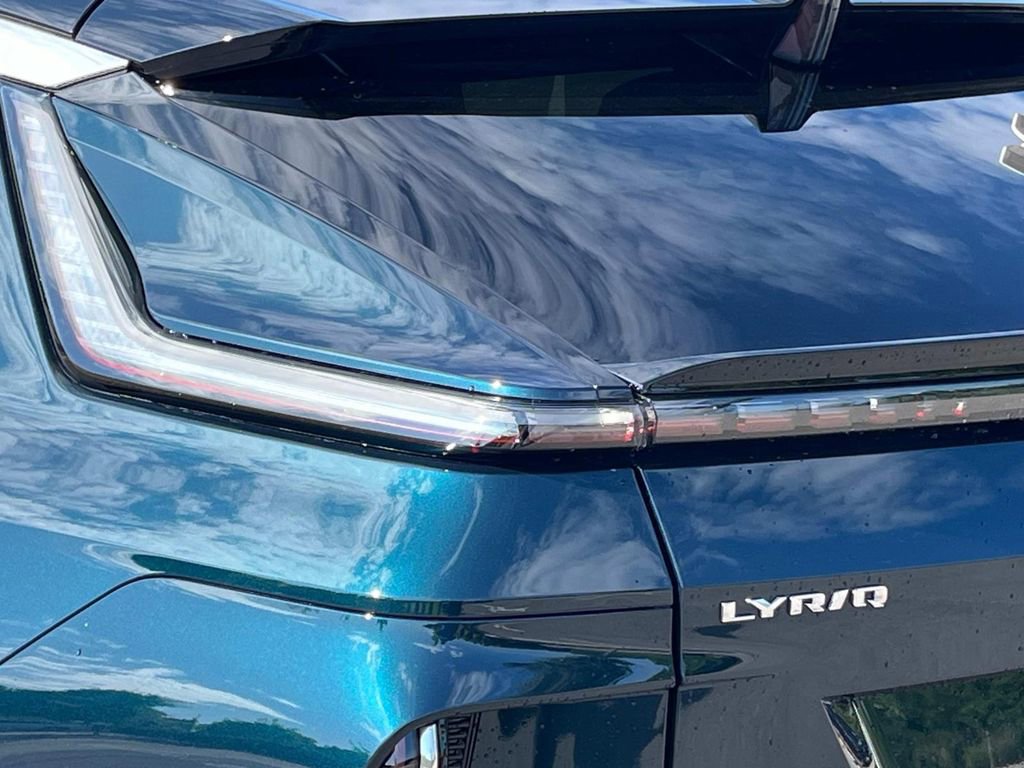 New 2025 Cadillac Lyriq Luxury image 10