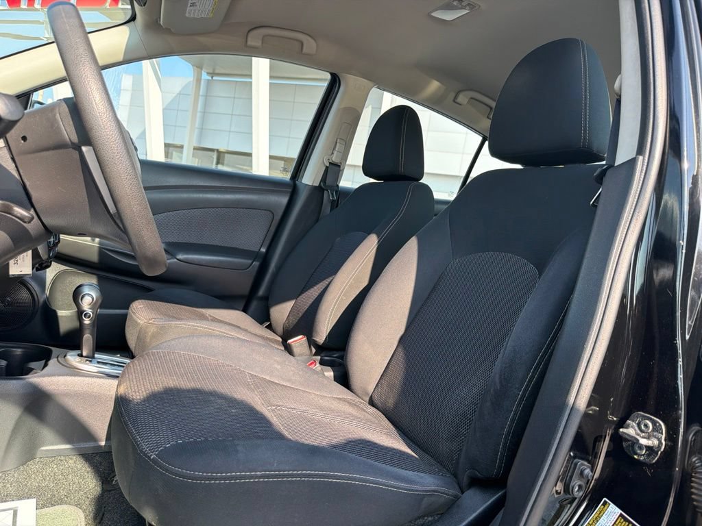 Used 2015 Nissan Versa SV FWD image 10