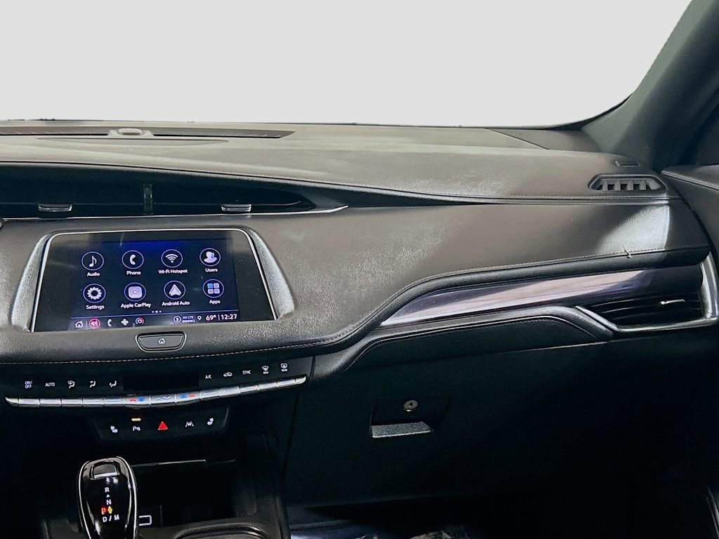 Used 2022 Cadillac XT4 Luxury w/ Cold Weather Package FWD image 20