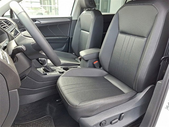Used 2022 Volkswagen Tiguan SE image 14