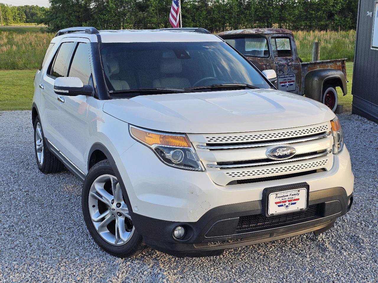 Used 2015 Ford Explorer Limited w/ Equipment Group 302A FWD image 2