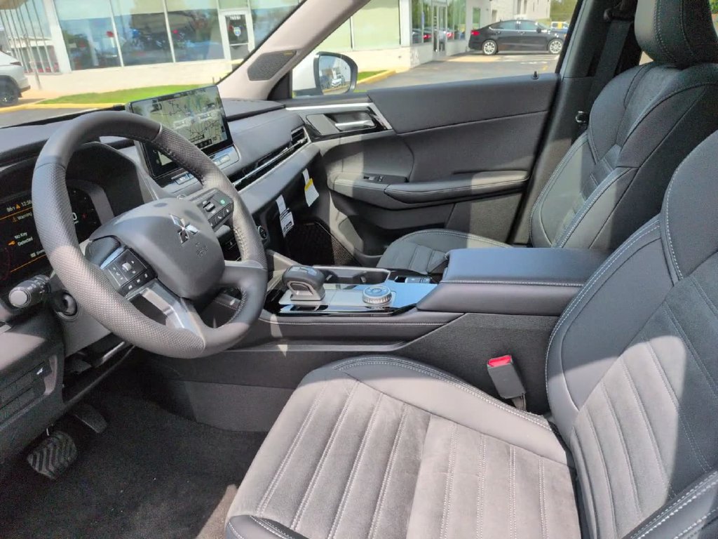 New 2026 Mitsubishi Outlander SE AWD/4WD image 17