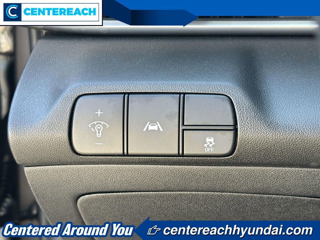 Used 2023 Hyundai Elantra SEL w/ Convenience Package FWD image 16