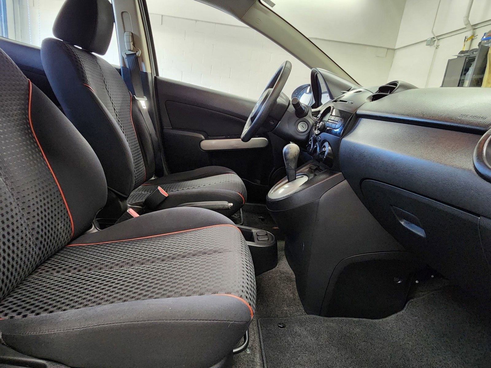 Used 2011 MAZDA MAZDA2 Touring image 23