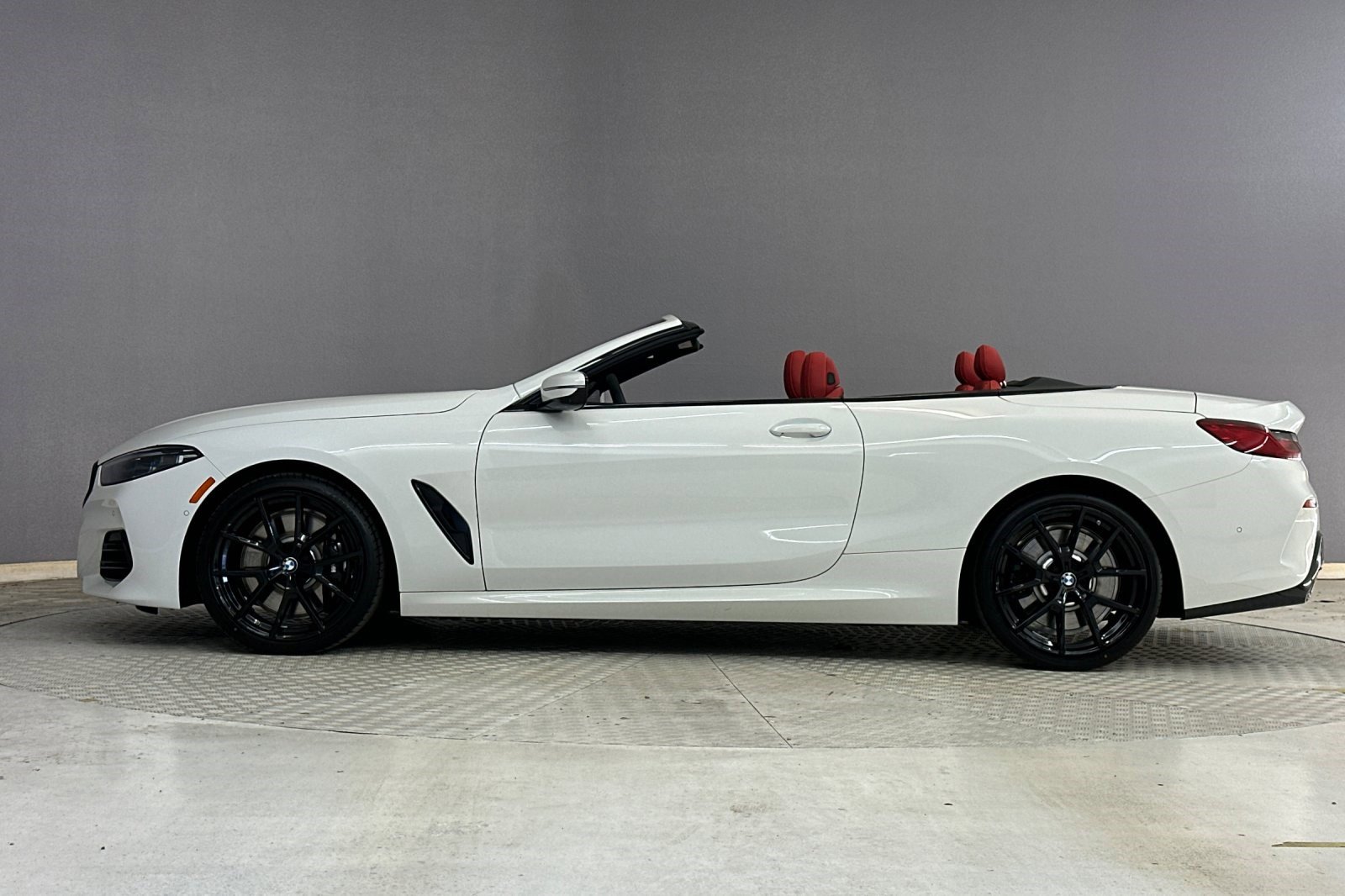 New 2026 BMW 840i Convertible RWD image 2