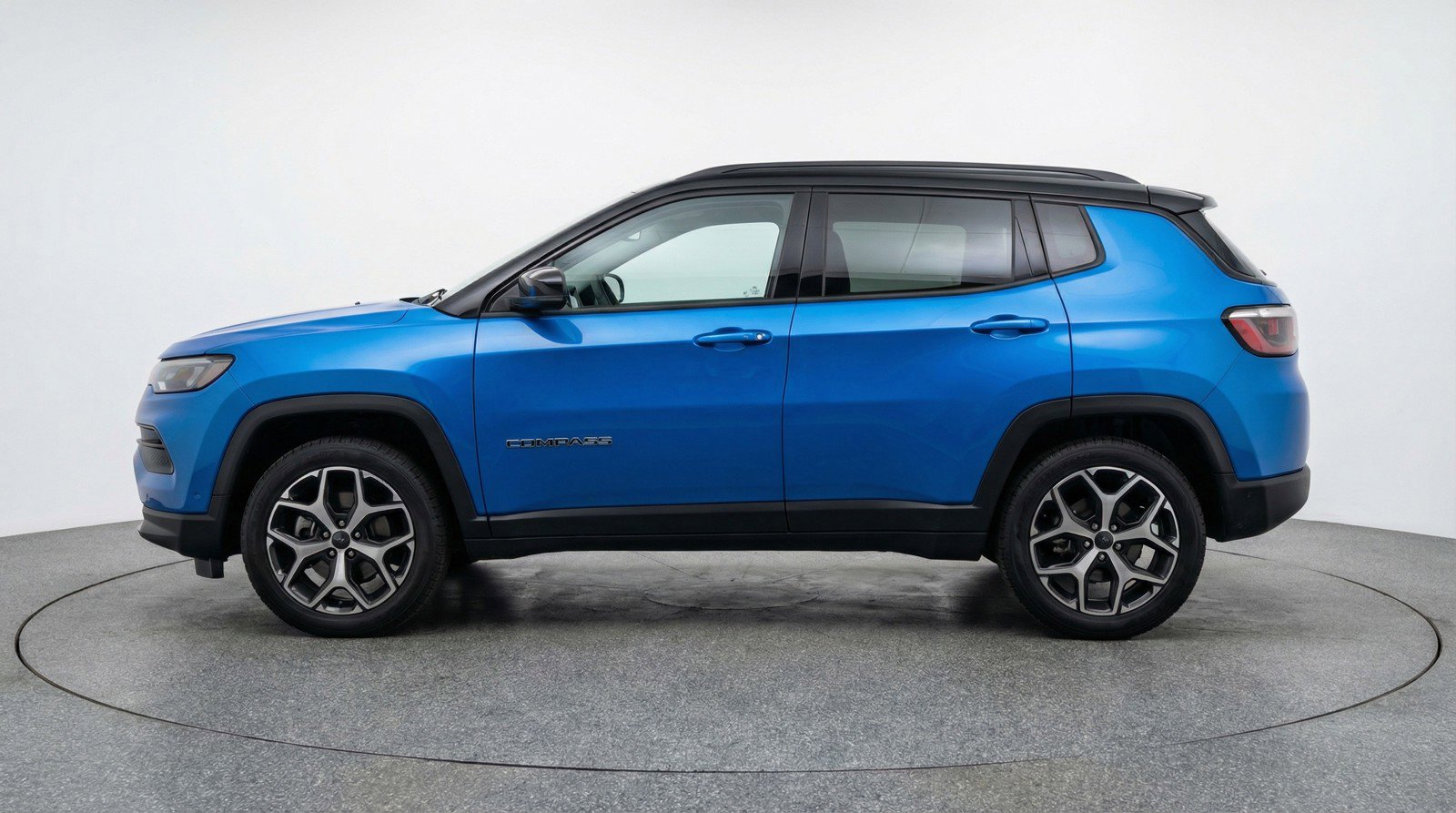 Used 2025 Jeep Compass Limited AWD/4WD image 5