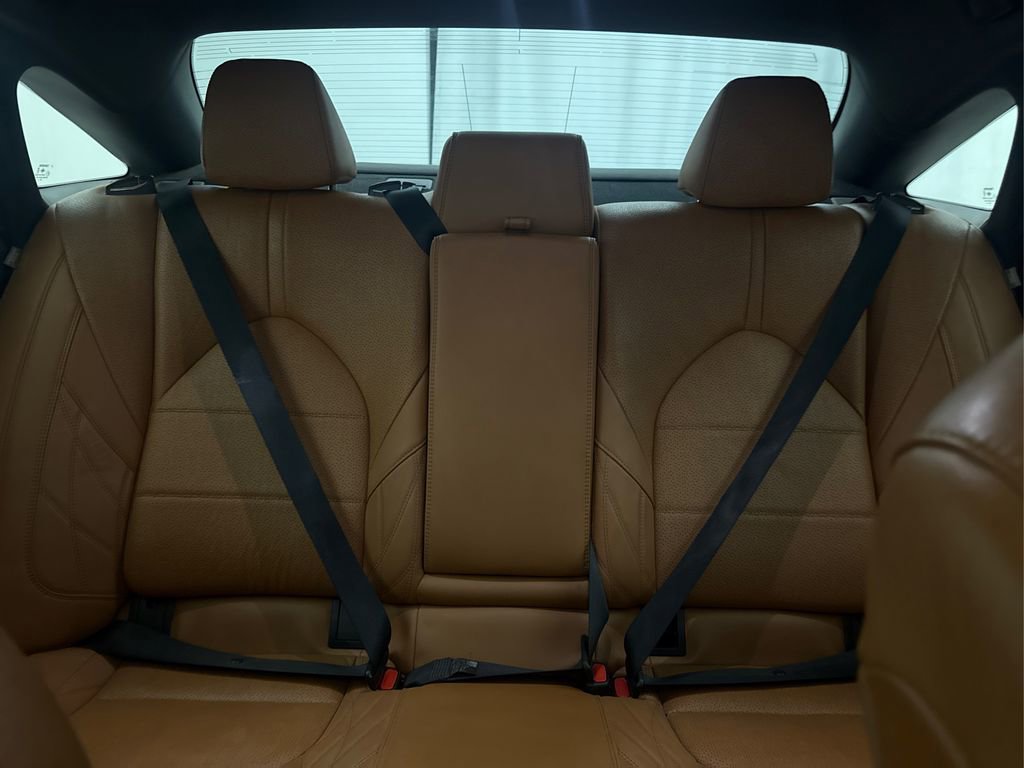 Used 2019 Toyota Avalon Limited image 32