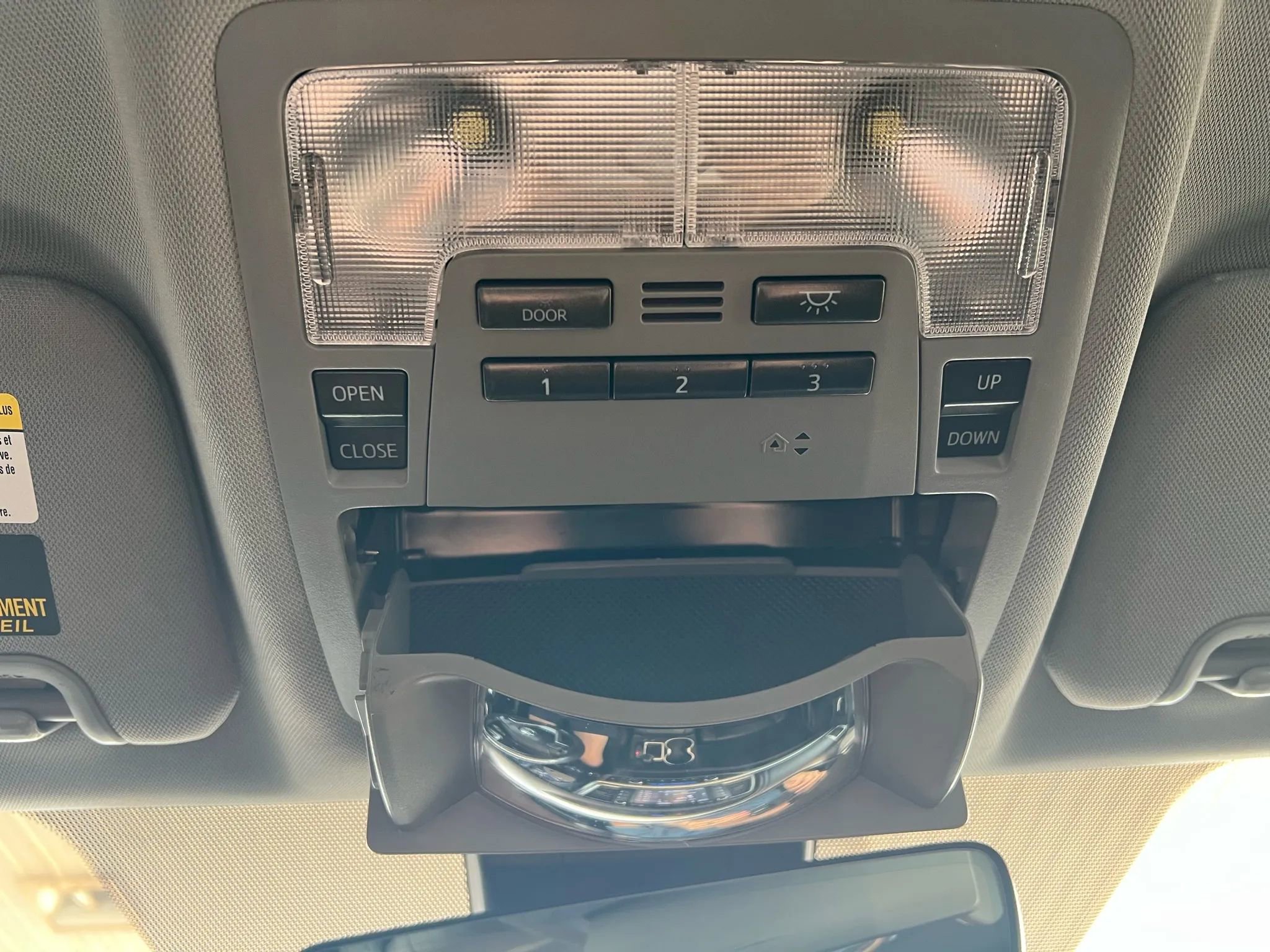Used 2019 Toyota Highlander SE image 30