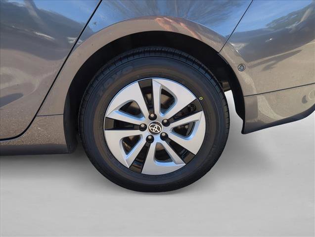 Used 2018 Toyota Prius Four image 9