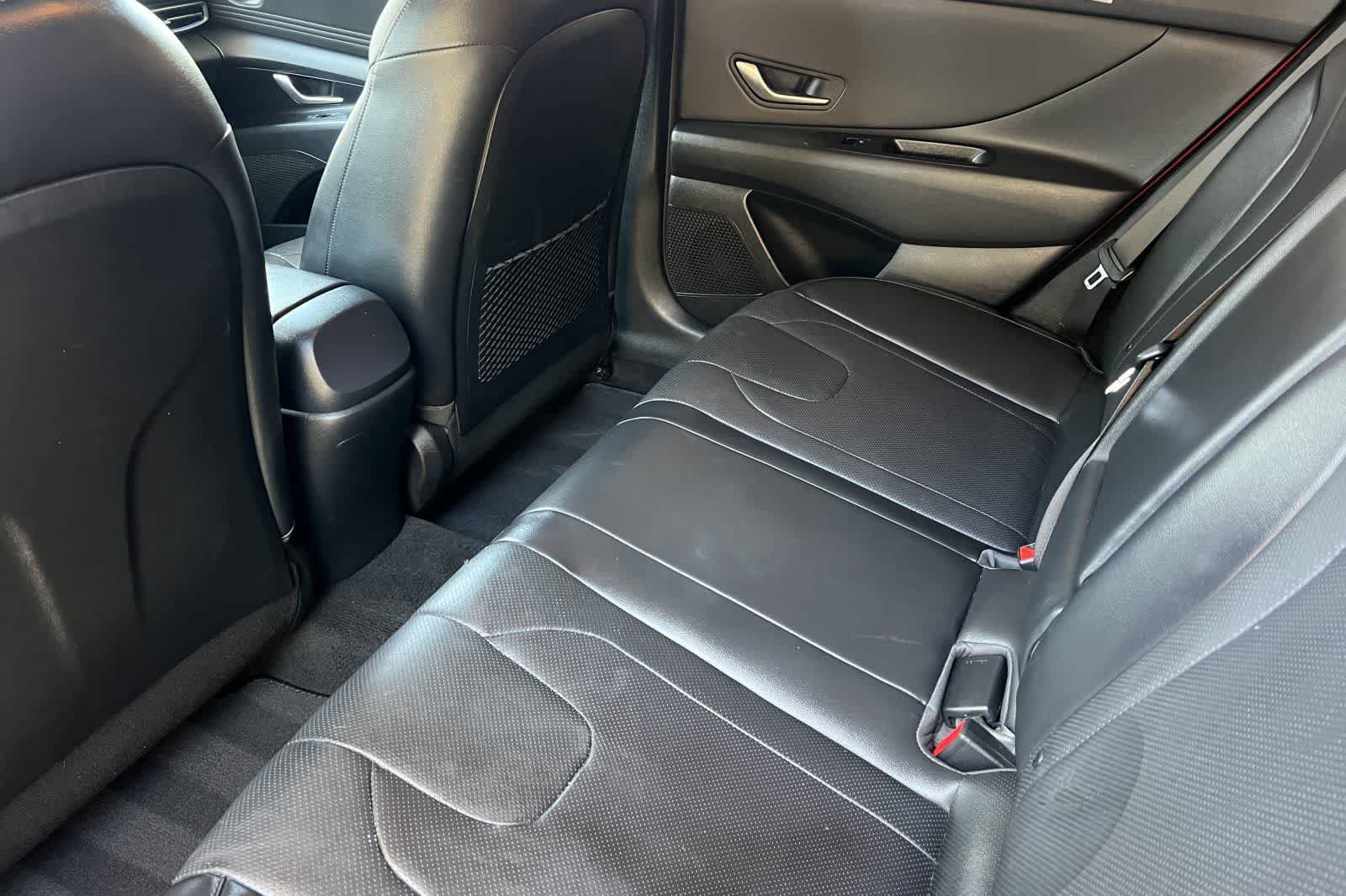 Used 2021 Hyundai Elantra Limited FWD image 5