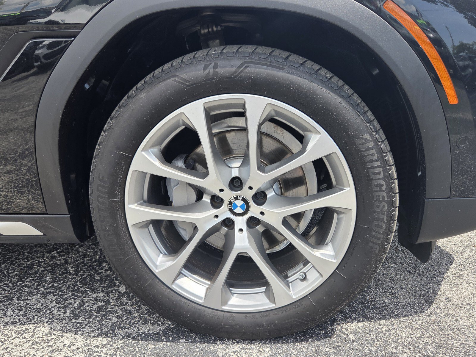 Used 2022 BMW X6 xDrive40i w/ Luxury Seating Package AWD/4WD image 9