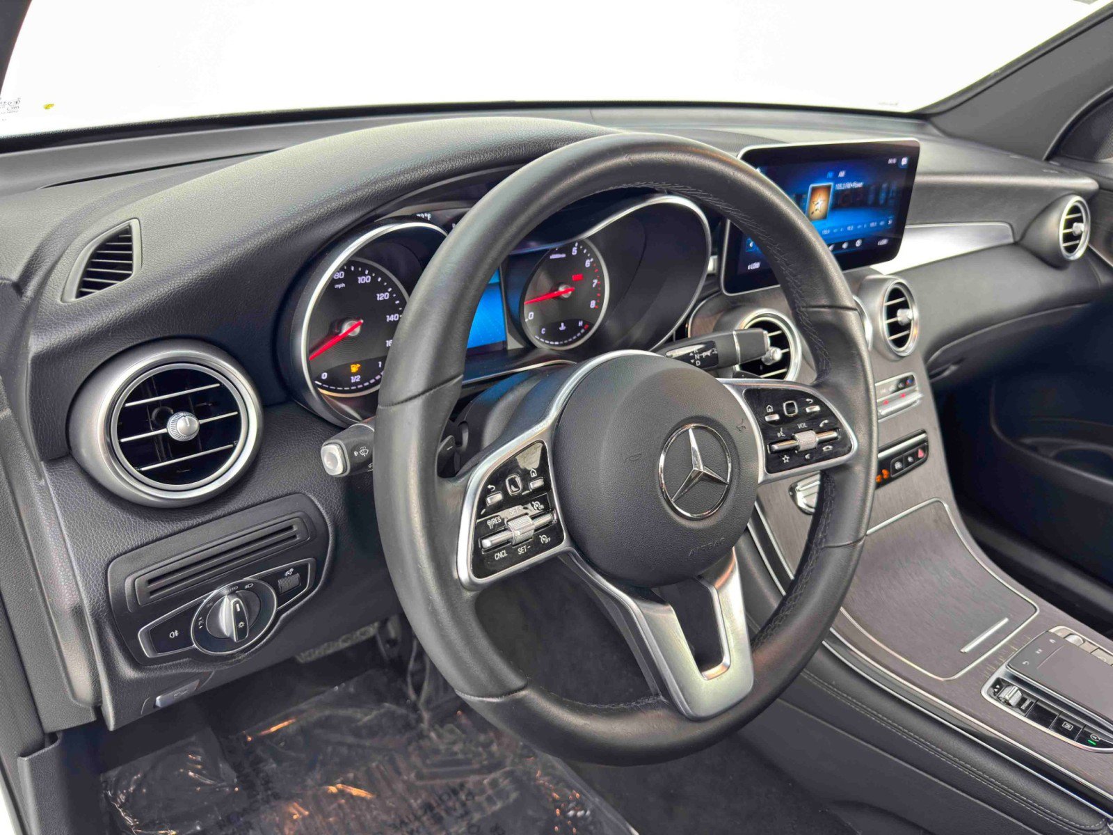 Used 2020 Mercedes-Benz GLC 300 image 12