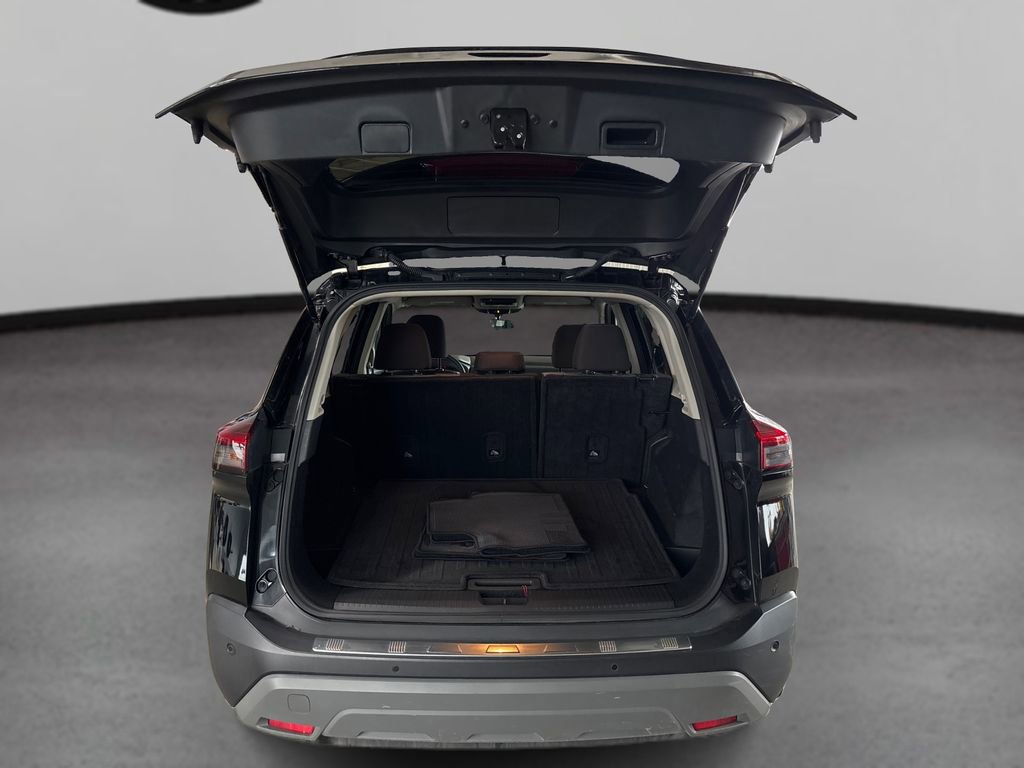 Used 2023 Nissan Rogue SV image 11