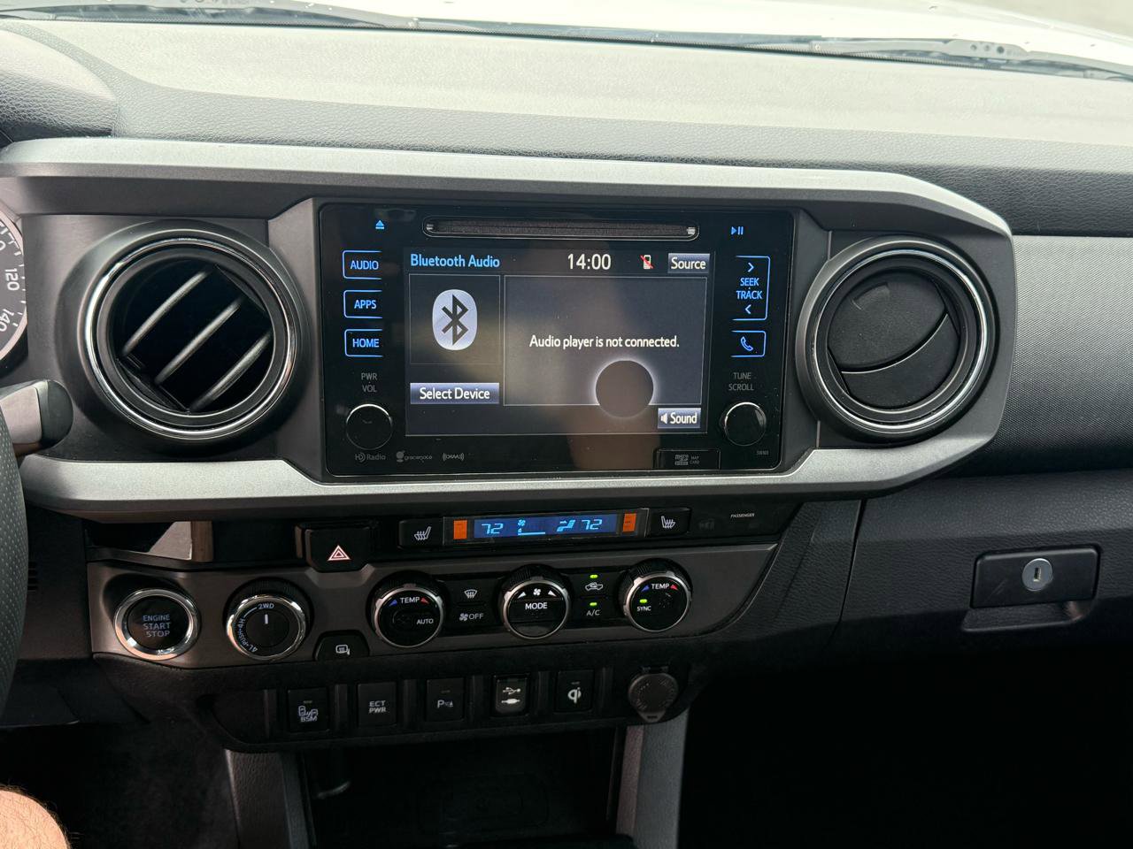 Used 2017 Toyota Tacoma TRD Sport w/ Premium & Technology Package image 24