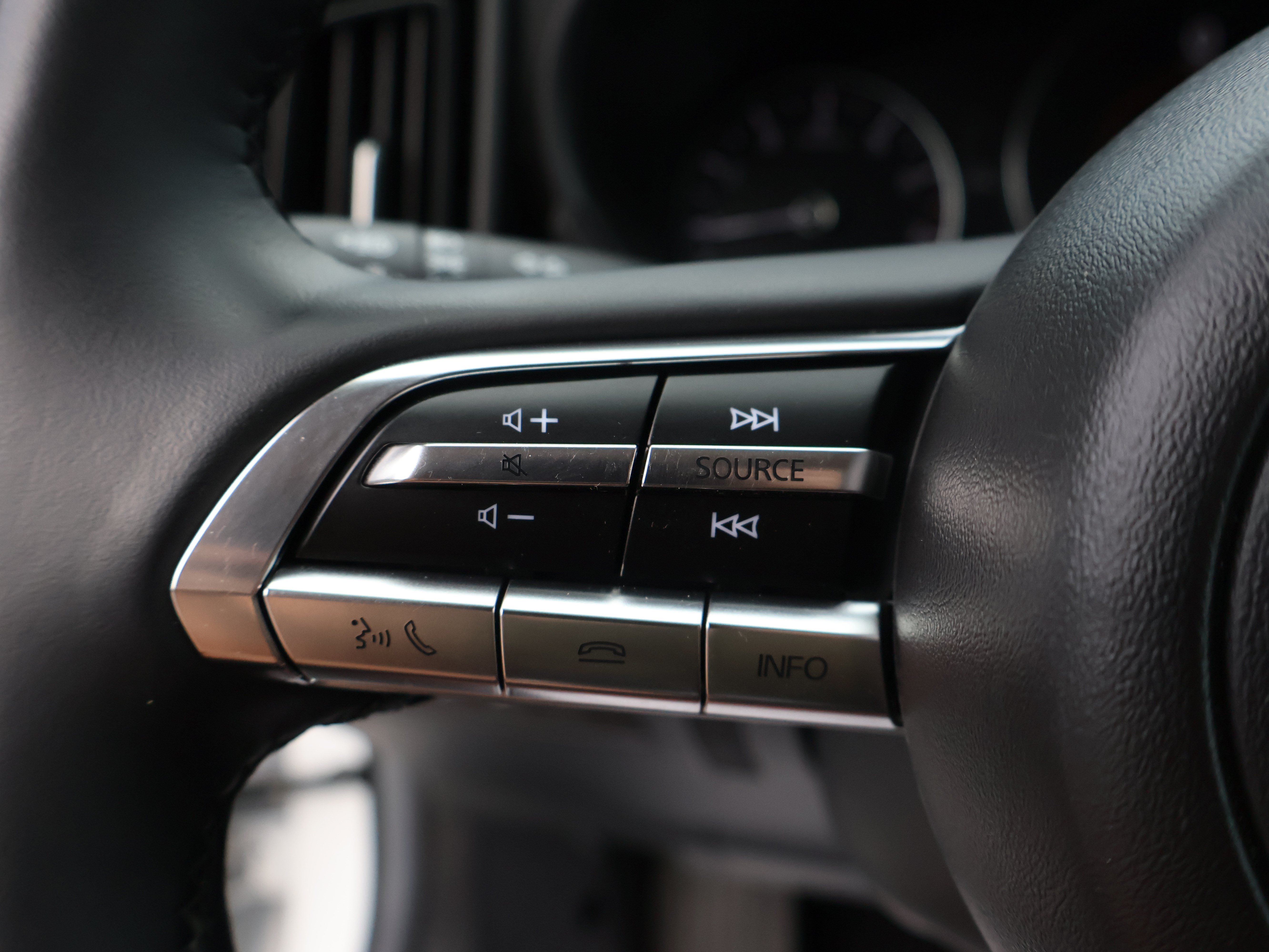 Used 2025 MAZDA CX-50 AWD 2.5 Turbo w/ Accent Package image 28
