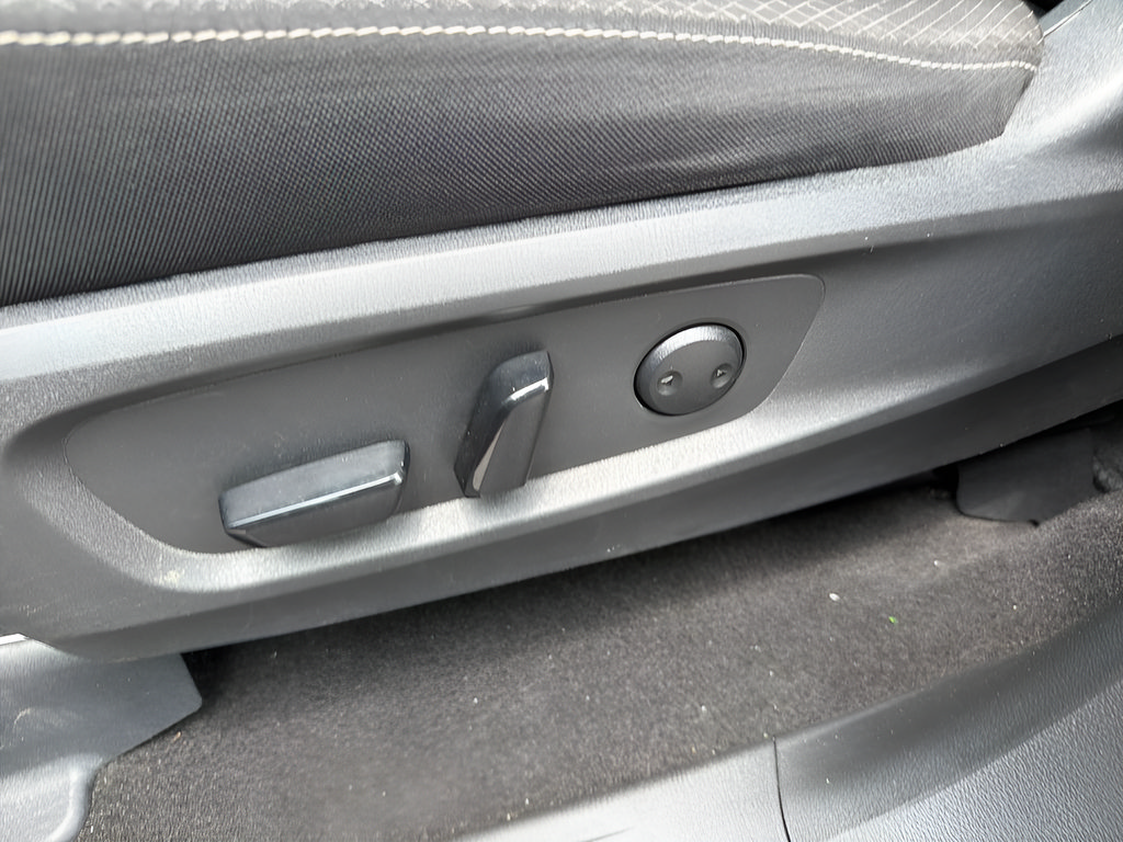 Certified 2024 Nissan Pathfinder SV FWD image 17