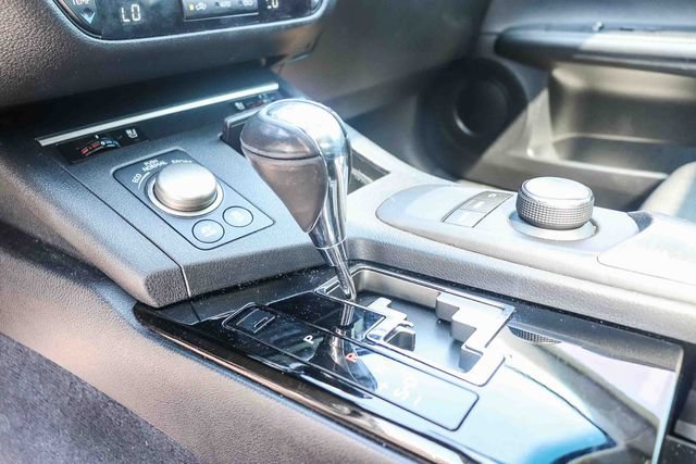 Used 2015 Lexus ES 300h w/ Premium Package w/Bamboo Trim FWD image 16