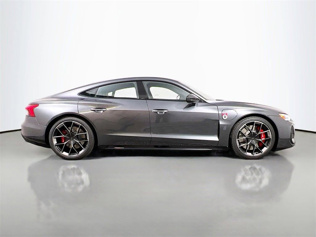 New 2026 Audi RS e-tron GT performance image 8