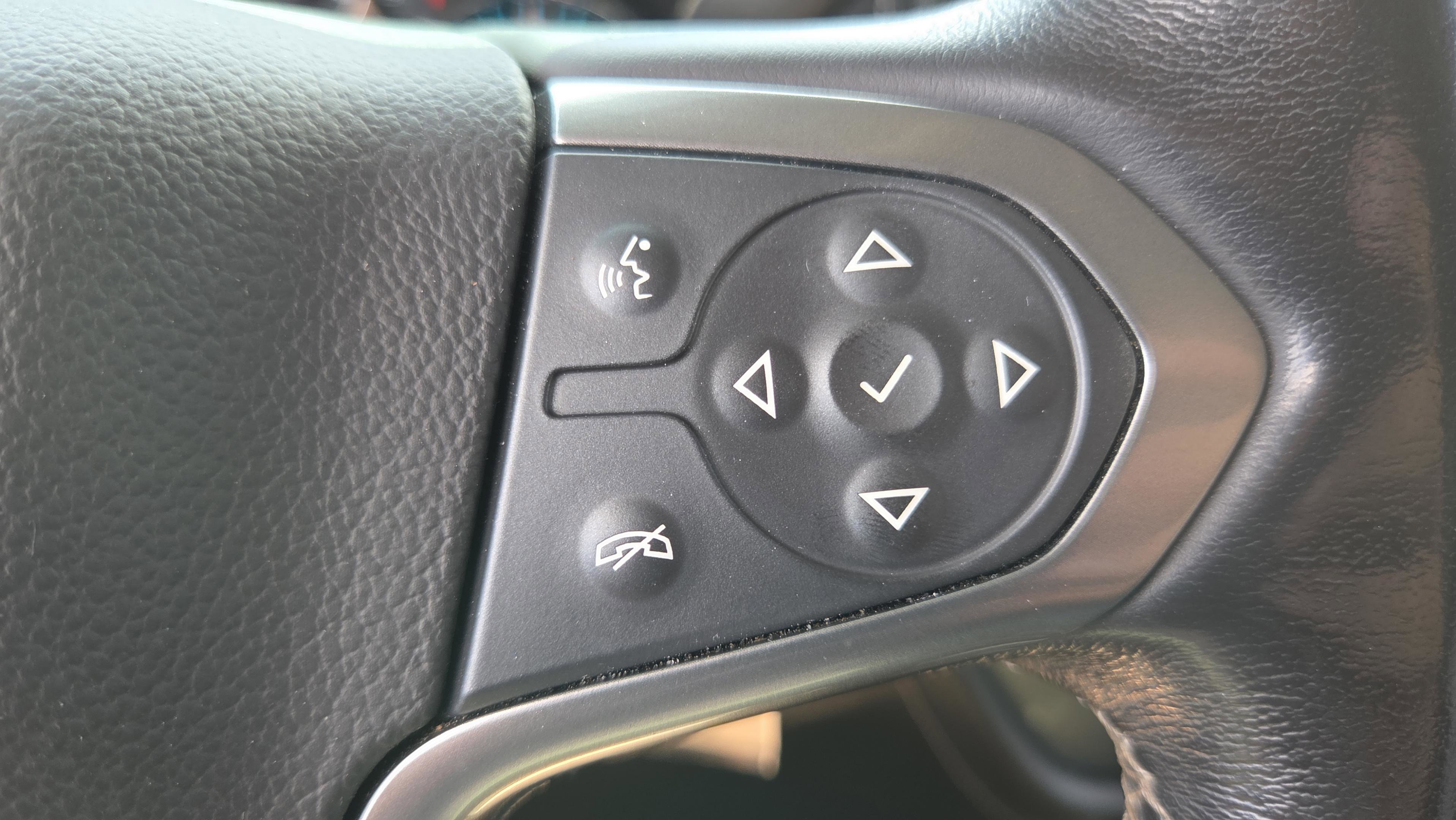 Used 2018 Chevrolet Silverado 2500 LTZ w/ Vortec Plus Package AWD/4WD image 25