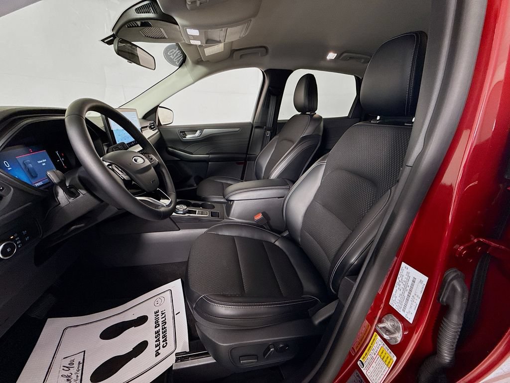 Certified 2026 Ford Escape SE FWD image 2