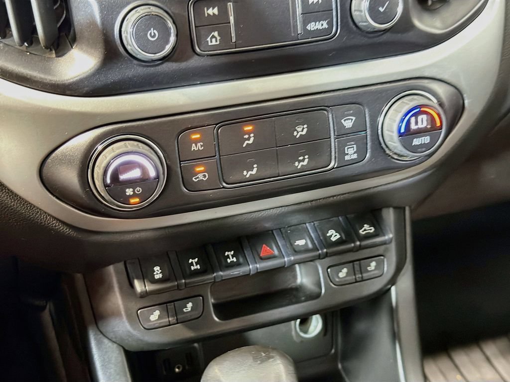 Used 2022 Chevrolet Colorado ZR2 AWD/4WD image 12
