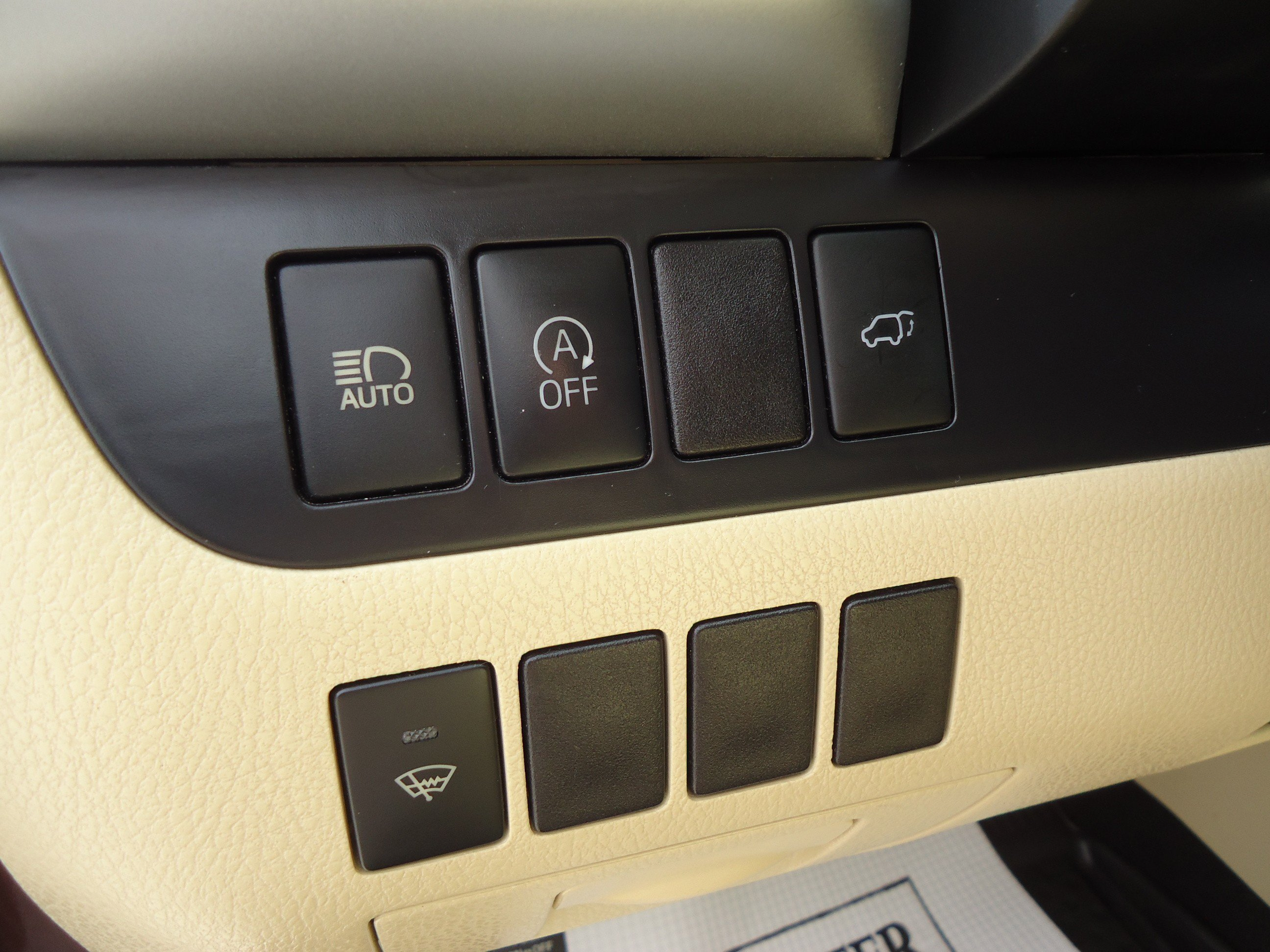 Used 2019 Toyota Highlander XLE AWD/4WD image 15